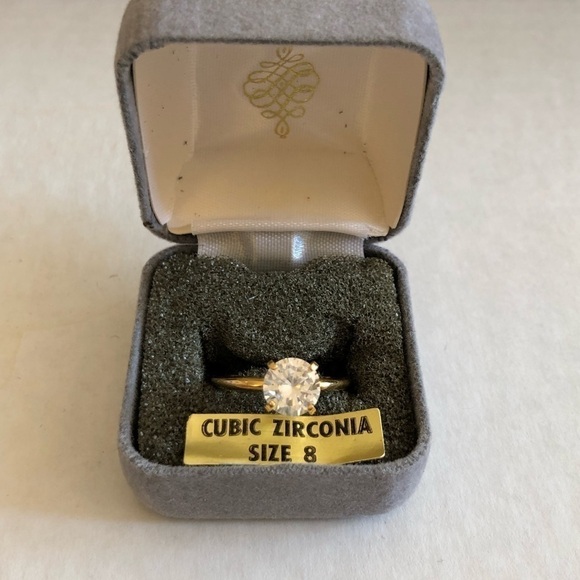 Gold tone CZ ring size 8 - Picture 5 of 7